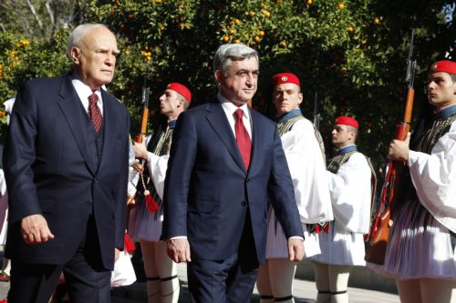 «Κατακρεουργηθήκαμε από τον ίδιο βάρβαρο» είπε ο Κ.Παπούλιας στον Αρμένιο ομόλογό του