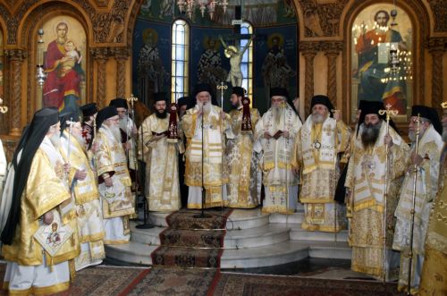 Αρχιερατικό μνημόσυνο για τον μακαριστό αρχιεπίσκοπο Χριστόδουλο