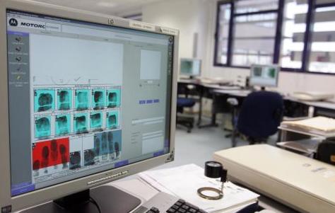 Τέσσερις συλλήψεις υπόπτων στην Αθήνα για εμπρηστική επίθεση στη Θεσσαλονίκη