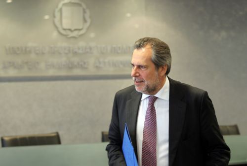 Αντίδραση Παπουτσή στις επικρίσεις για τα σχέδια δημιουργίας φράχτη στον Έβρο