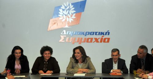 Φιλοδοξία μας να δίνουμε δυναμικό «παρών» στις πολιτικές εξελίξεις, δηλώνει η Ντ.Μπακογιάννη