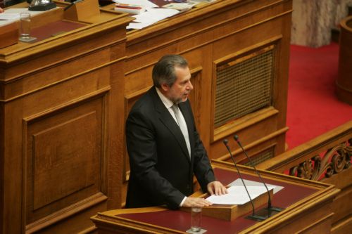 Άτοπες οι γερμανικές δηλώσεις εξόδου της Ελλάδας από τη Σένγκεν, λέει ο Χρ.Παπουτσής