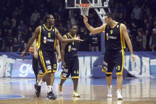 Με κορυφαίο τον Ντικούδη η ΑΕΚ πέρασε από το Ιβανώφειο