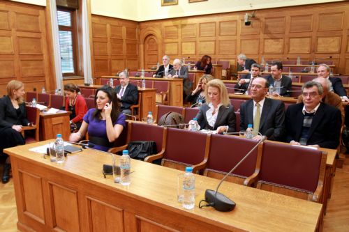 Αντιπαράθεση στη Βουλή με αφορμή το πόρισμα για τον ΕΟΤ