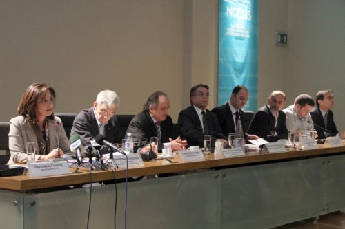 Λανθασμένο το δίλημμα για δημόσιο ή ιδιωτικό πανεπιστήμιο, λέει η υπουργός Παιδείας