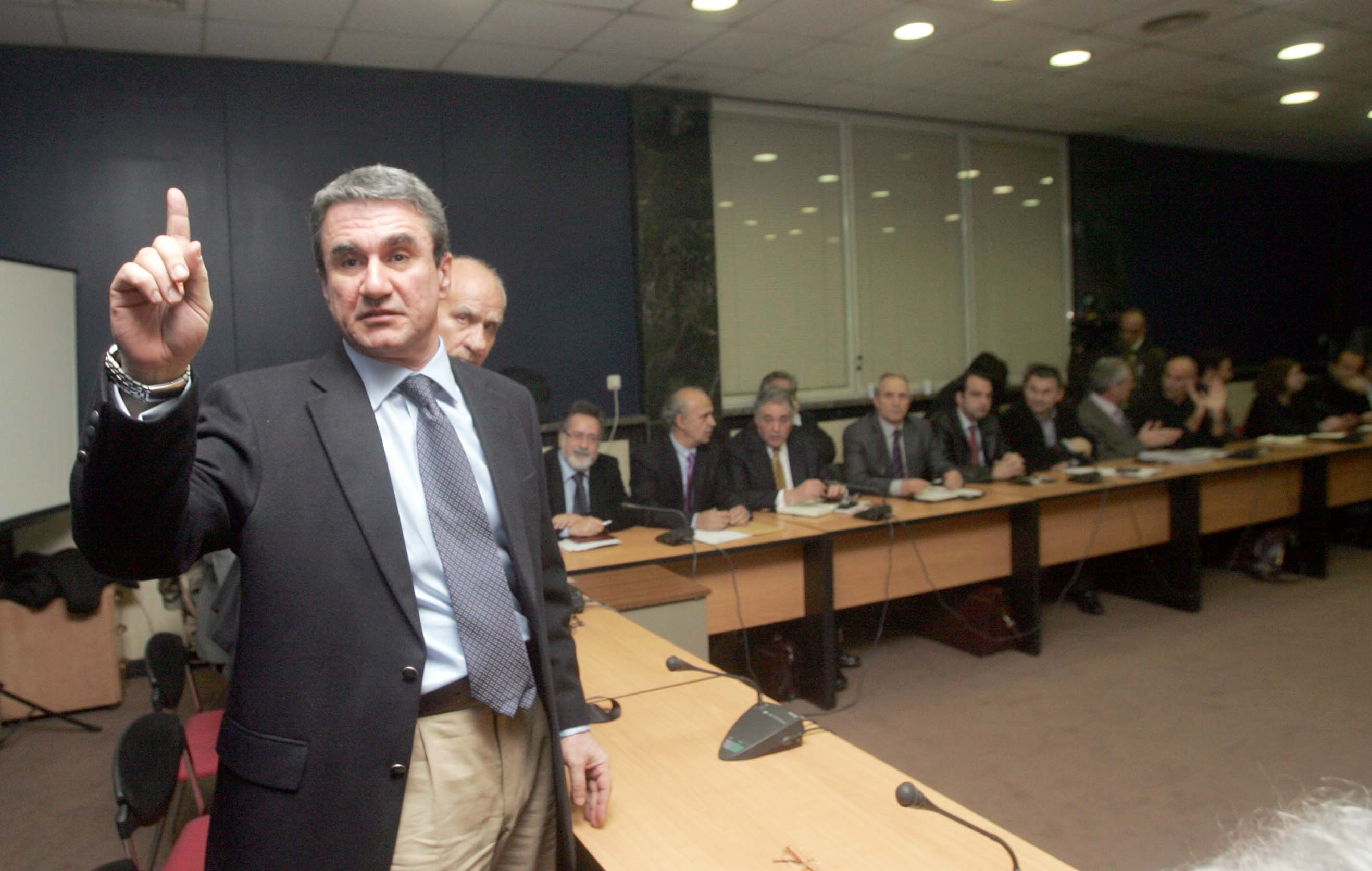 Διάλογος πλέον μόνο στη Βουλή, απαντά στους φαρμακοποιούς ο Ανδρ.Λοβέρδος