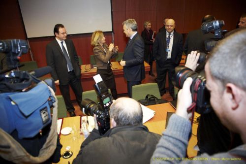 Επιστροφή στις αγορές για μακροπρόθεσμο δανεισμό μέσα στο 2011 επιδιώκει η κυβέρνηση