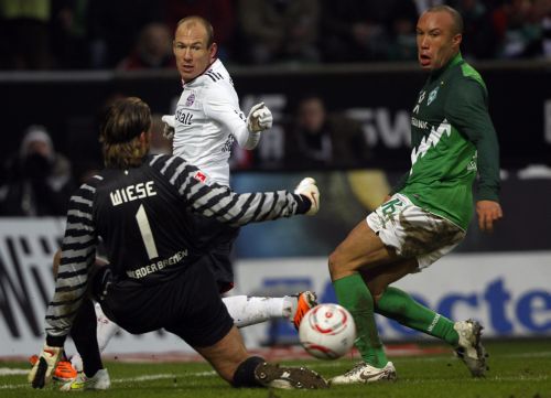 Νίκες με τριάρες για Ντόρτμουντ και Μπάγερν