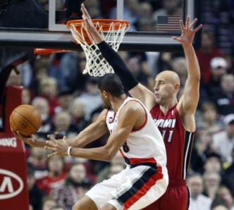 Στην παράταση έφυγαν με τη νίκη από το Πόρτλαντ οι Χιτ