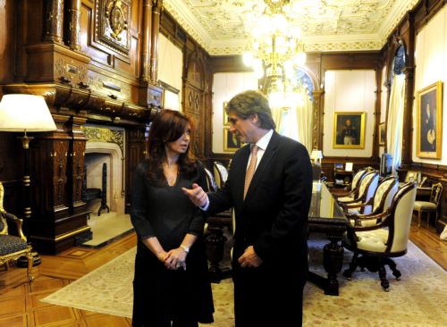 Χαμηλότερος και από της Ιρλανδίας ο κίνδυνος χρεοκοπίας της Αργεντινής