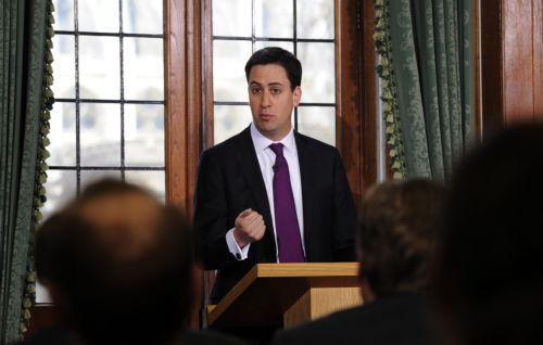 Αποσείει το βαρύ παρελθόν των κυβερνήσεων Μπράουν και Μπλερ ο Εντ Μίλιμπαντ