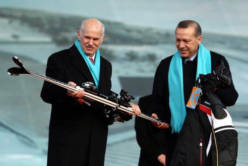 Μαραθώνια συνάντηση Παπανδρέου-Ερντογάν στο Ερζερούμ