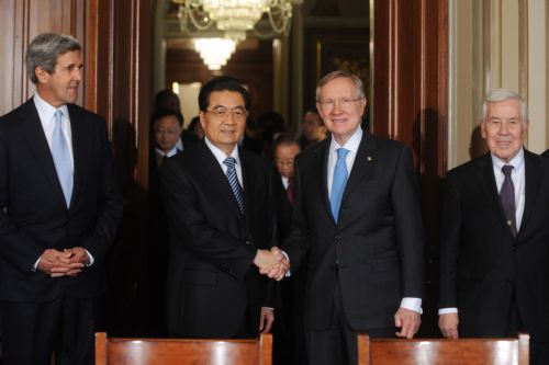 «Η Κίνα δεν είναι απειλή για τις ΗΠΑ» λέει σε Αμερικανούς βουλευτές ο Χου Τζιντάο