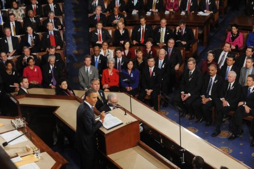 Μείωση της φορολογίας στις επιχειρήσεις και πάγωμα δαπανών προανήγγειλε ο Μπ.Ομπάμα