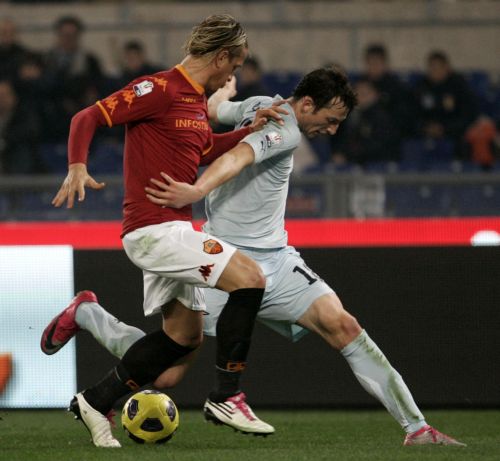 Επεισόδια με τραυματίες στη Ρώμη, πρόκριση για Ρόμα και Σαμπντόρια