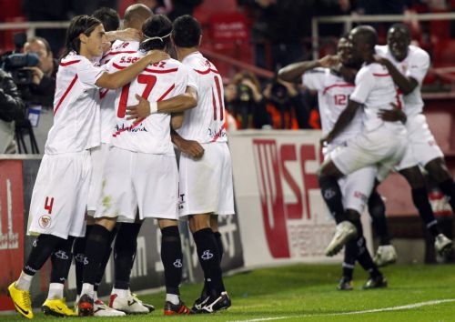 Άνετη πρόκριση στα ημιτελικά της Σεβίλης που περιμένει το ντέρμπι της Μαδρίτης