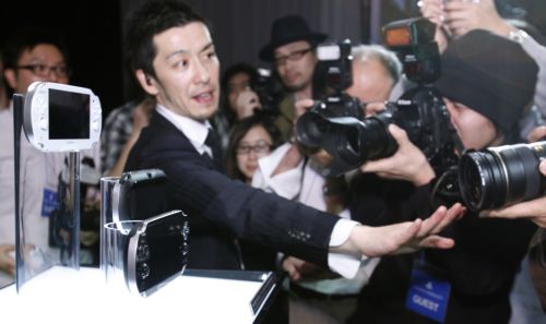 Νέο φορητό PlayStation και σουίτα παιχνιδιών για Android παρουσίασε η Sony