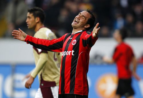 Δεύτερο το Ανόβερο με «τριάρα» επί της Αϊντραχτ, κίνδυνος για Κολονία και «Λάουτερν»