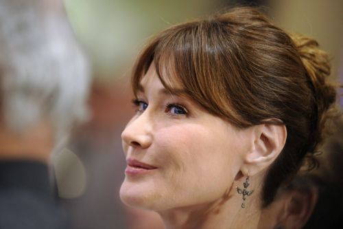 Κάρλα Μπρούνι, η πιο αντιπαθητική διασημότητα στα μάτια των Γάλλων