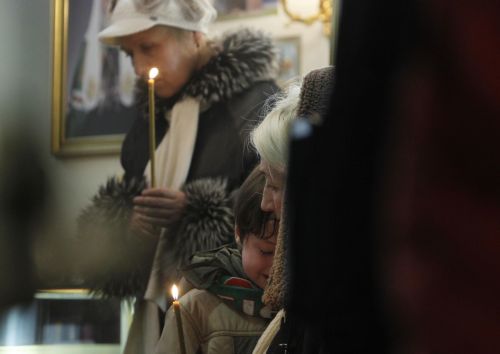 Πιθανότατα γυναίκα-καμικάζι πίσω από την πολύνεκρη επίθεση στο αεροδρόμιο της Μόσχας