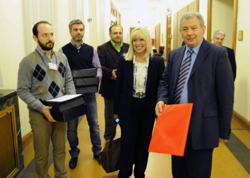 Χωρίς εκπλήξεις το πόρισμα της πλειοψηφίας για την υπόθεση Siemens