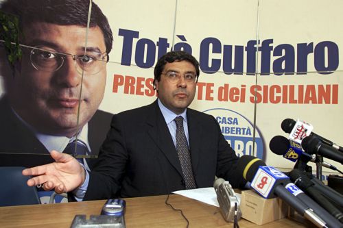 Στη φυλακή πρώην κυβερνήτης της Σικελίας για συνεργασία με την Κόζα Νόστρα