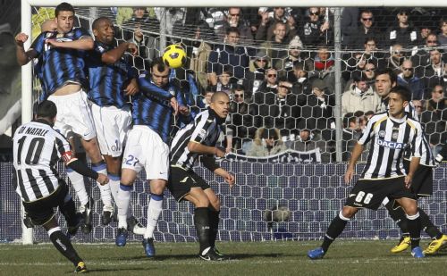 Σφαλιάρα με ανατροπή της Ουντινέζε επί της Ίντερ, σταθερή η Μίλαν