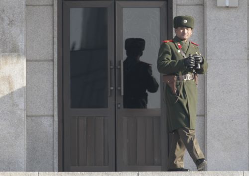 Αποδέχεται η Σεούλ πρόταση της Βορείου Κορέας για στρατιωτικές συνομιλίες