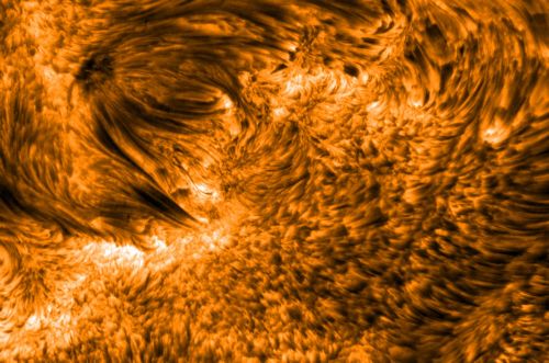 Πίδακες πλάσματος ίσως λύνουν το μυστήριο του ηλιακού στέμματος