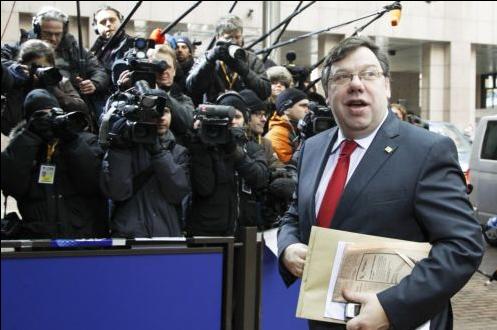 Στο τιμόνι του κόμματός του θα παραμείνει στις εκλογές ο Ιρλανδός πρωθυπουργός