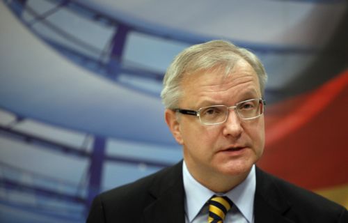 Αυτόματες κυρώσεις για τους δημοσιονομικά «απείθαρχους» ζητά ο Όλι Ρεν