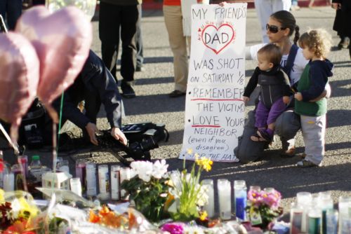 Στην επικήδεια τελετή για τα θυμάτα της Αριζόνας θα βρεθεί την Τετάρτη ο Μπ.Ομπάμα