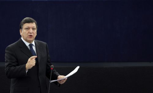 Η Γερμανία δίνει πολλά, αλλά παίρνει και πολλά από την ΕΕ, τονίζει ο Μπαρόζο