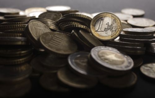 Σε αναδιάρθρωση του ελληνικού χρέους επιμένει το Ifo