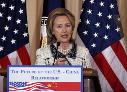 Στην Ελλάδα καταφτάνει στις αρχές Φεβρουαρίου η Χίλαρι Κλίντον