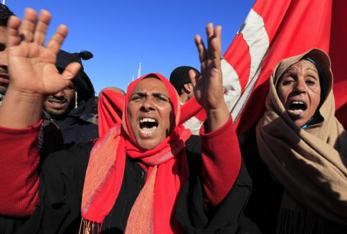 Εντείνεται το κύμα αμφισβήτησης της μεταβατικής κυβέρνησης της Τυνησίας