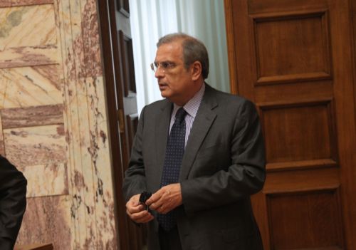 Αθλιότητα η εμπλοκή του ονόματός μου στο σκάνδαλο της Siemens, λέει ο Γ.Παπαθανασίου