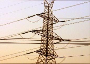 Αναταράξεις στην αγορά ενέργειας από τα νέα τιμολόγια της ΔΕΗ και τις προτάσεις για το λιγνίτη