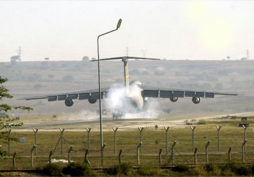 Παράνομες πτήσεις της CIA στη βάση του Ιντσιρλίκ αποκαλύπτει το WikiLeaks