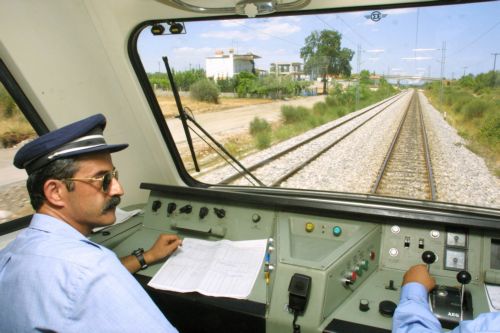 Ψηφίστηκε το νομοσχέδιο για τους μηχανοδηγούς του ΟΣΕ