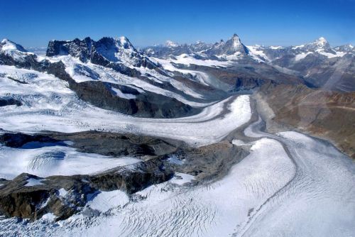 Οι Αλπεις «θα είναι σχεδόν γυμνές από παγετώνες το 2100»