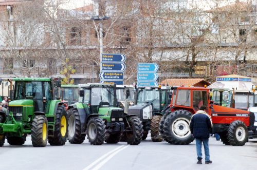 Σε κινητοποιήσεις από τις 24 Ιανουαρίου προχωρούν οι αγρότες