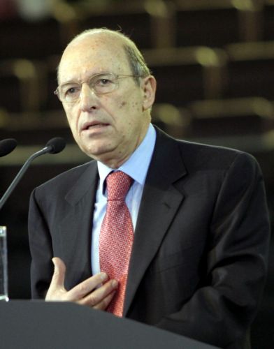 Φραστική επίθεση από ομάδα νεαρών δέχτηκε ο Κώστας Σημίτης