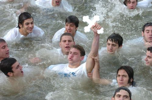 Με λαμπρότητα γιορτάστηκε ο αγιασμός των υδάτων