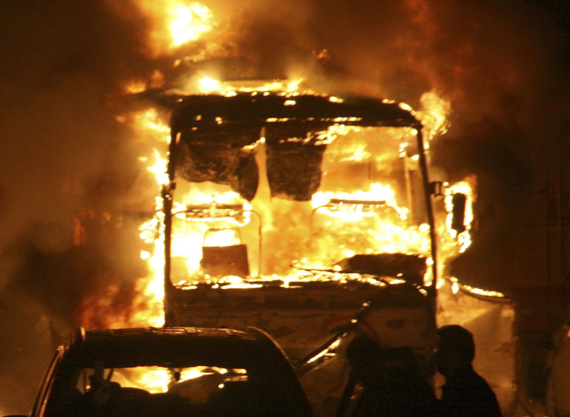 Πυρκαγιά σε ιδιωτικό λεωφορείο στο ύψος της Κηφισιάς