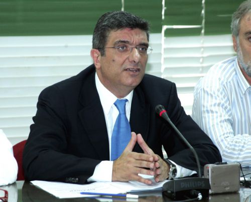 Σχέδιο για διευκόλυνση των απολύσεων στις τράπεζες καταγγέλλει η ΟΤΟΕ