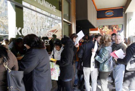 Μορφή «επιδημίας» παίρνουν οι ατομικές συμβάσεις και οι μειώσεις μισθών στον ιδιωτικό τομέα