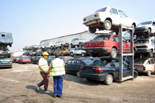 Επίσπευση των διαδικασιών για την απόσυρση ζητεί η αγορά αυτοκινήτου