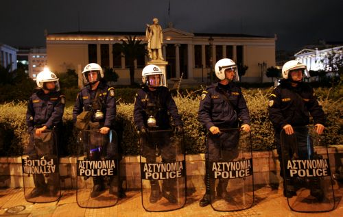 Την Τρίτη συζητείται στη Βουλή η τροπολογία της ΝΔ για το άσυλο
