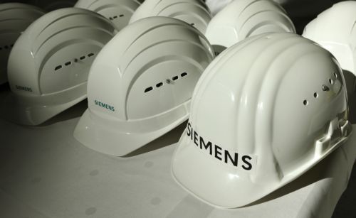 Χωρίς αδιάσειστα στοιχεία για ευθύνες πολιτικών προσώπων το πόρισμα για τη Siemens